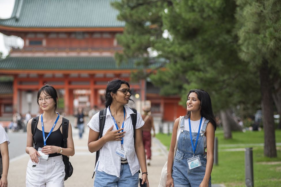 students-in-kyoto.jpg