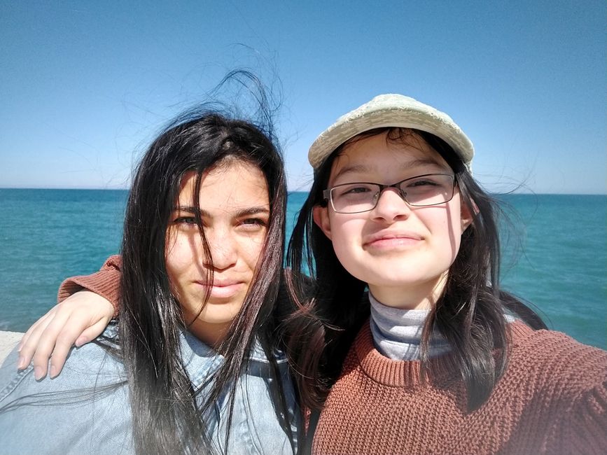 High school student with host sister in Italy