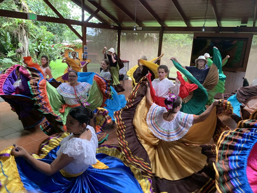 monteverde_costa-rican-traditional-dances.jpg