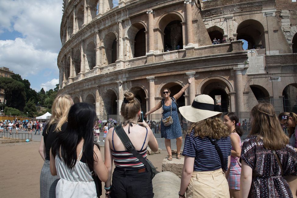 rome_students-on-a-city-tour.jpg
