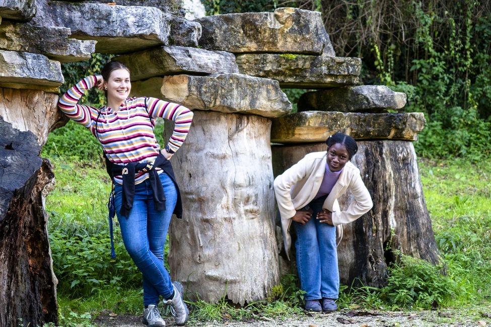 toulouse girls hiking stone ruins