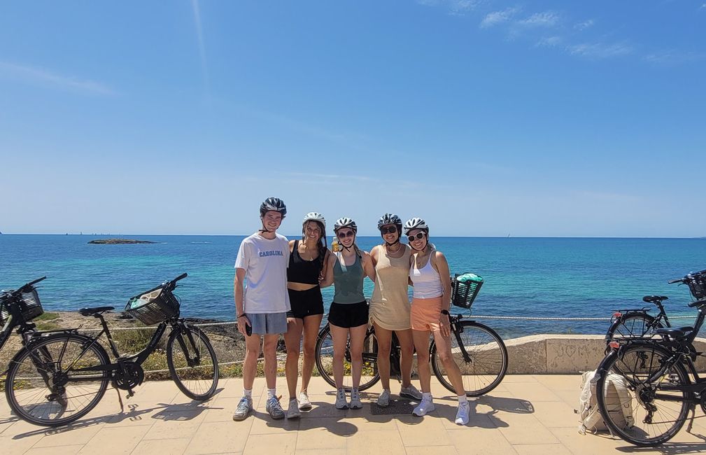 palma students biking abroad