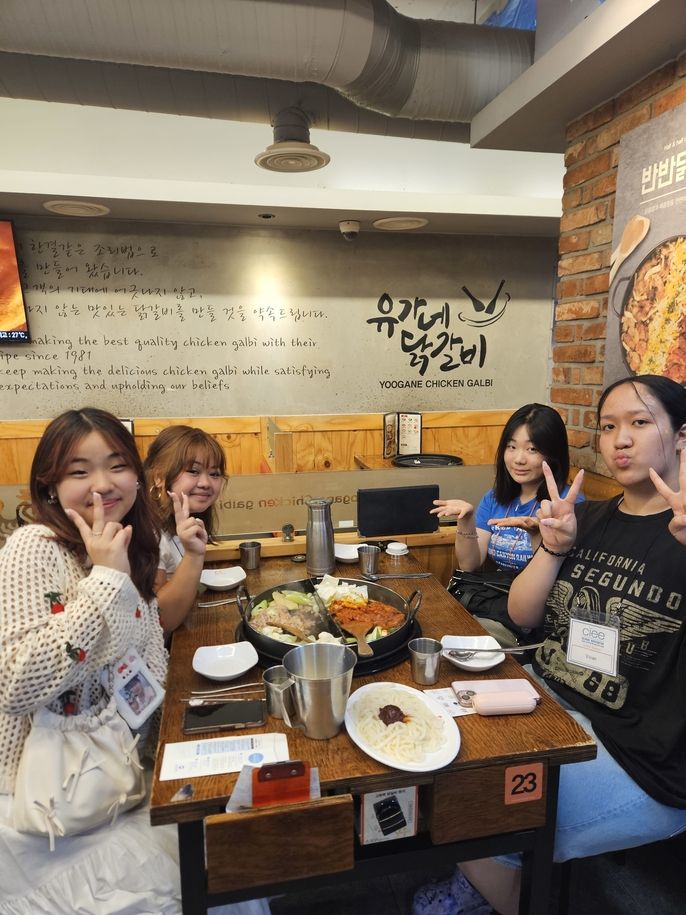 Lunch Photo with Seuol Mates