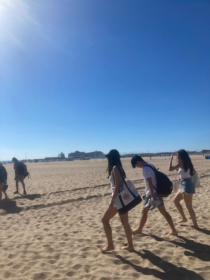 students at the beach in Valencia