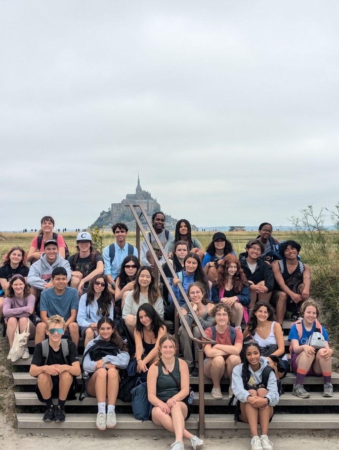 Group in front of the Mont
