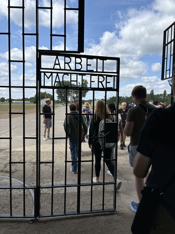 Sachsenhausen gate entrance 