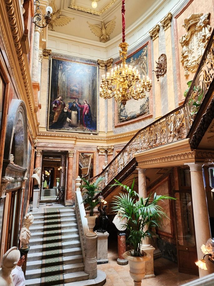 The grandiose staircase in the Cerralbo Museum