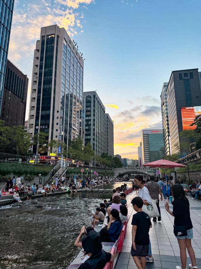 Chuseok Seoul Outdoor Library 