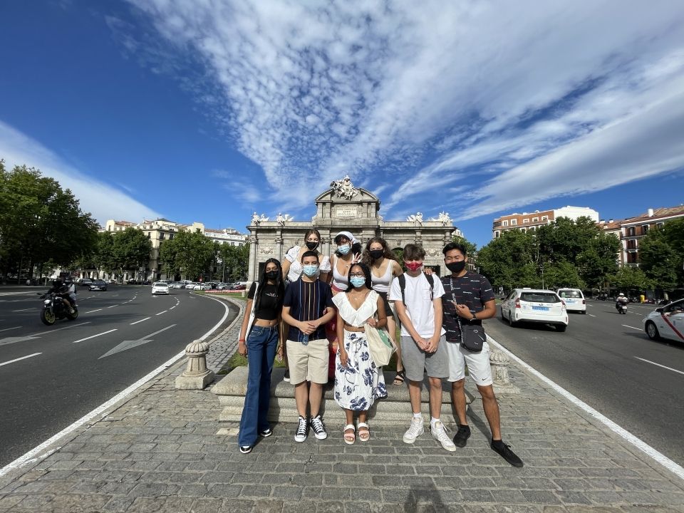 One group of students exploring Puerta de Alcalá.