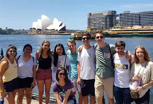 sydney opera house group summer sun