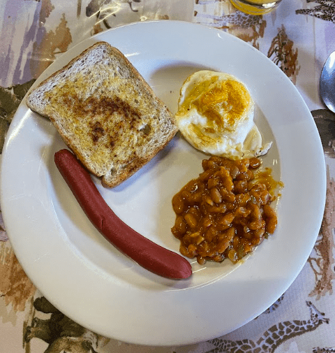Mokolodi breakfast.