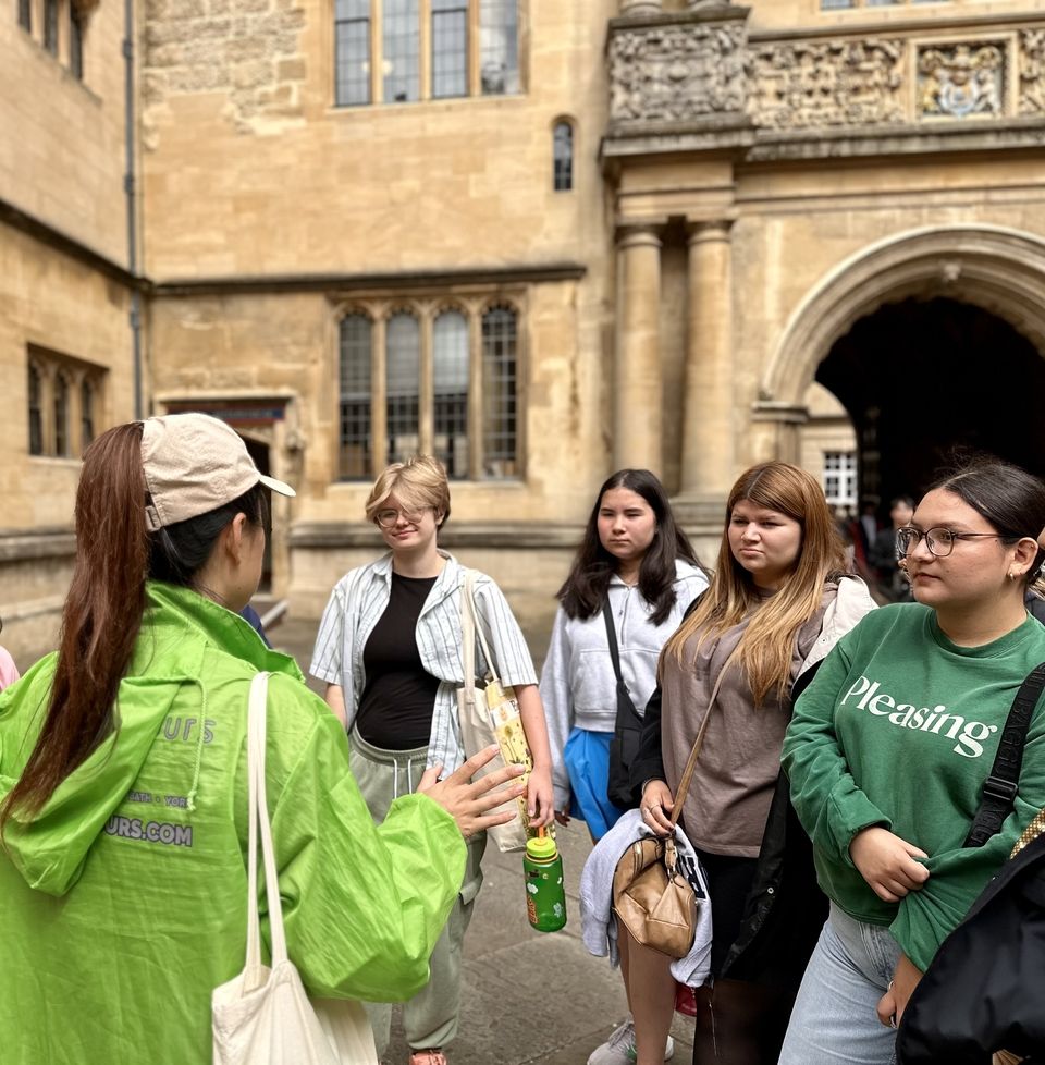 Our students on a tour of Oxford University