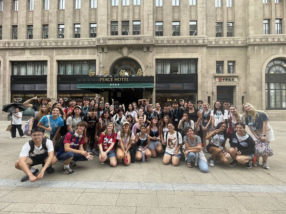 Come take a stroll on Nanjing East Road in Shanghai!