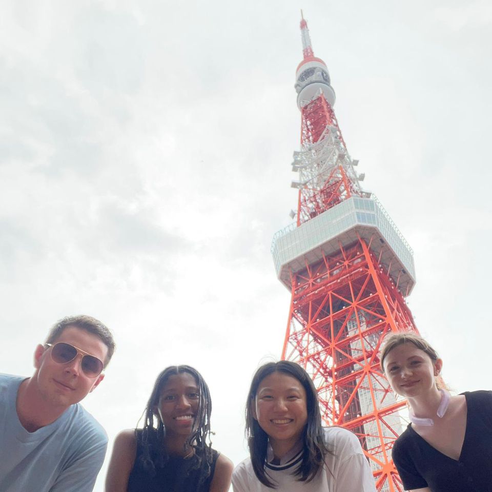 tokyo tower study abroad students