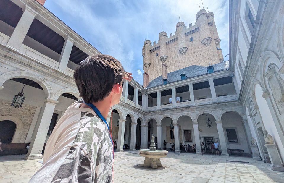 spain alcazar student castle