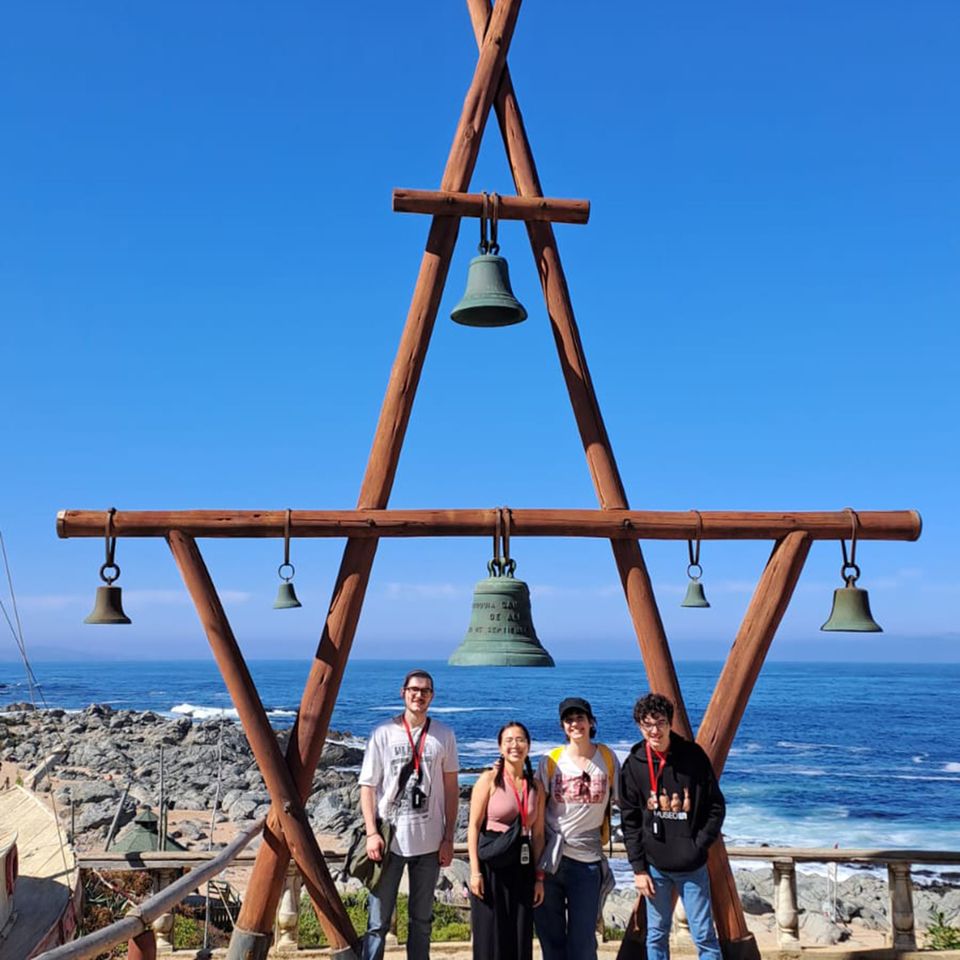 chile study abroad students beach trip