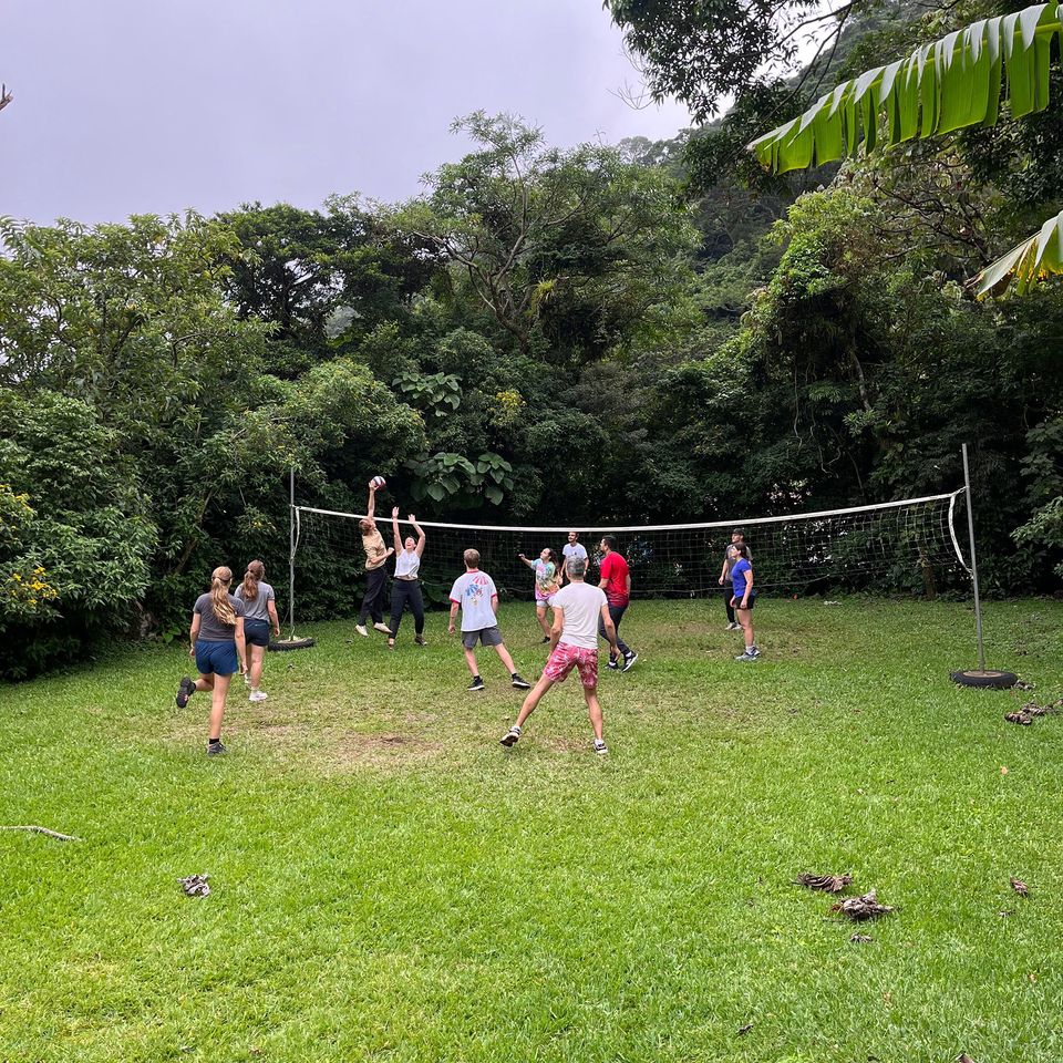 costa rica abroad volleyball game students