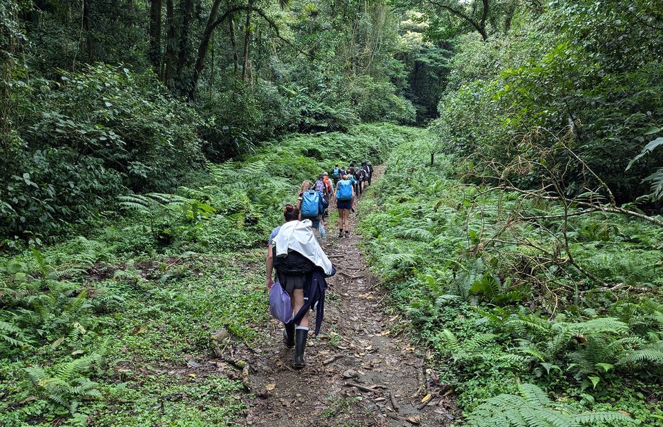 trail walk costa rica abroad students