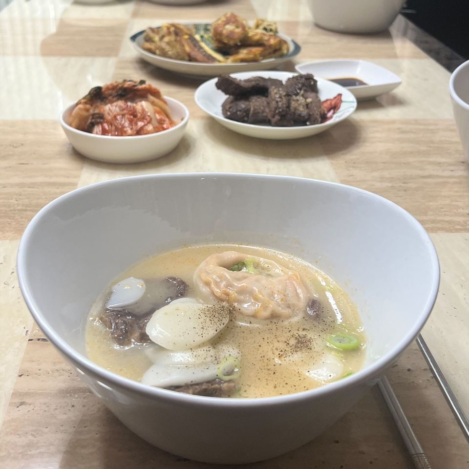 seoul new year dish rice cake soup