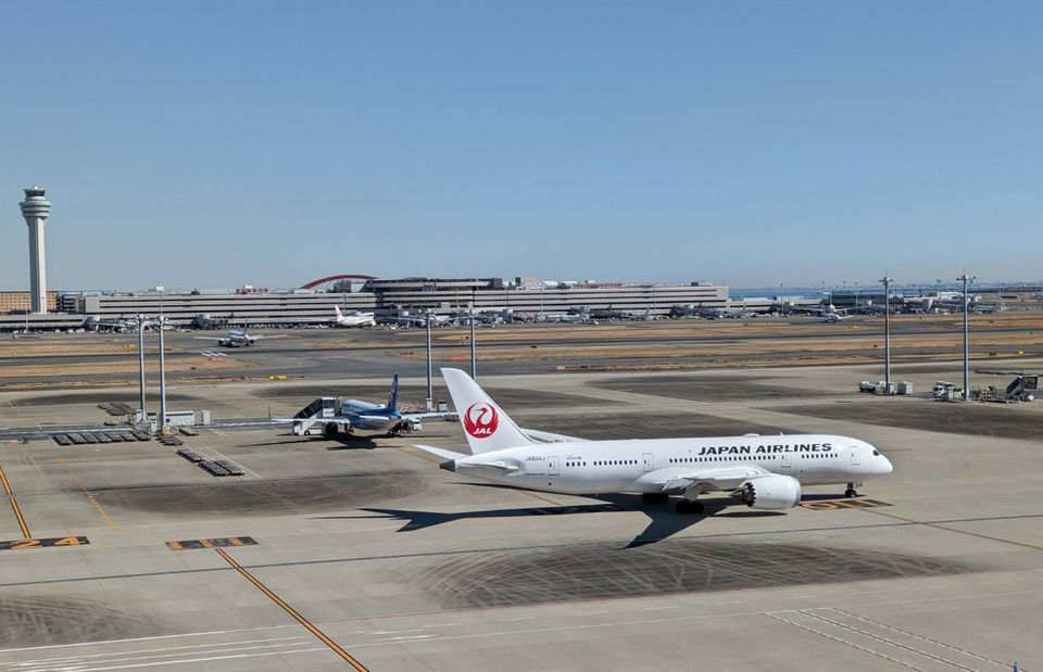 tokyo airways airport abroad sunny clear sky